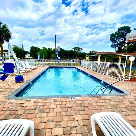 Economy Suites Cypress Gardens Buitenkant foto