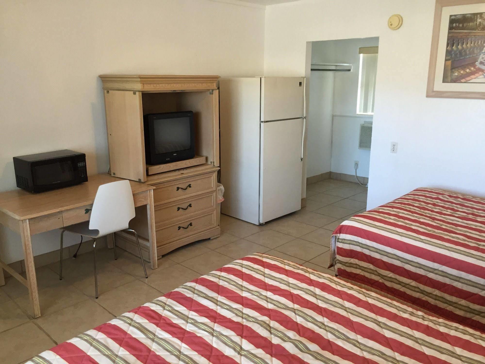 Economy Suites Cypress Gardens Buitenkant foto