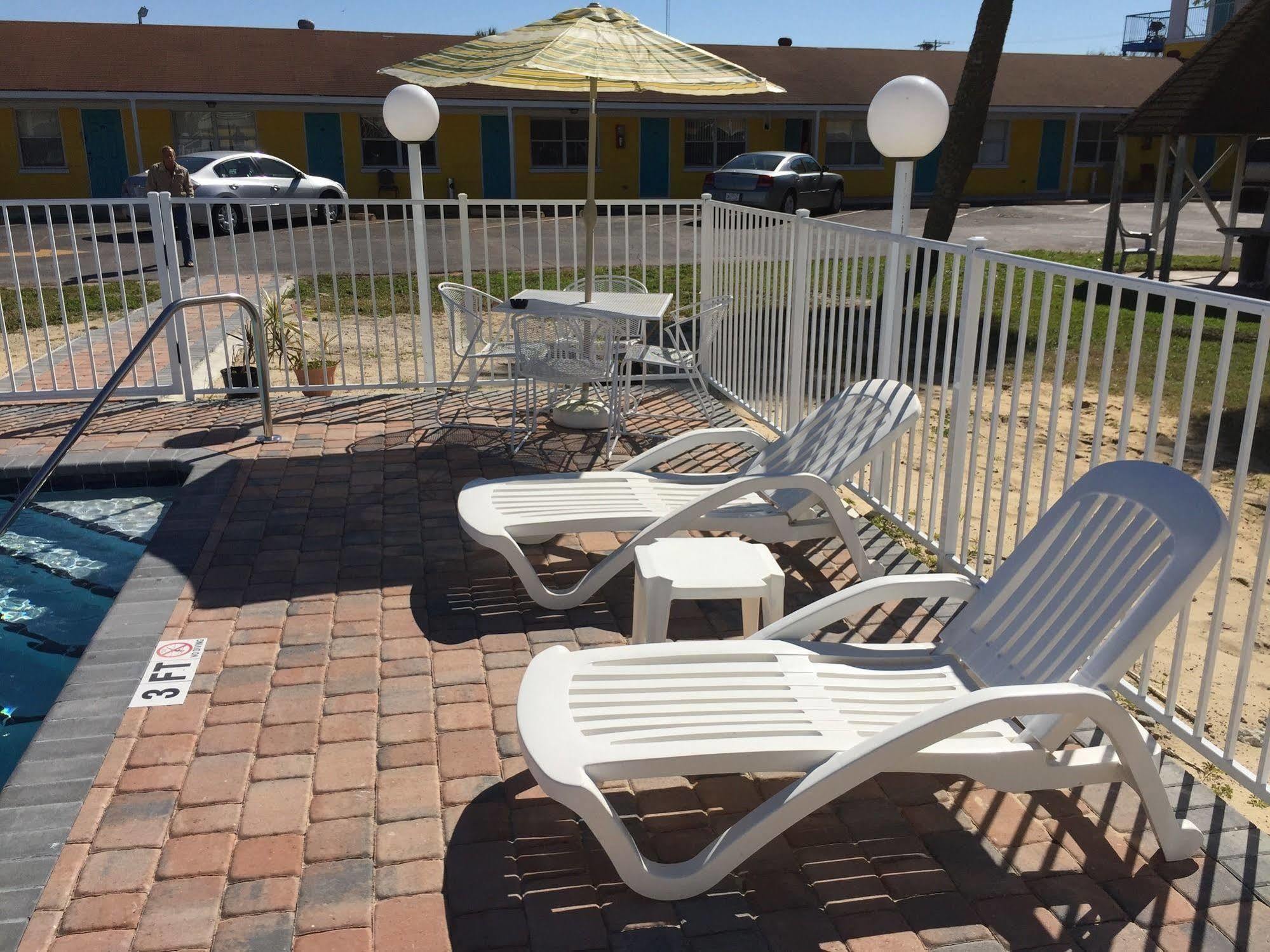 Economy Suites Cypress Gardens Buitenkant foto