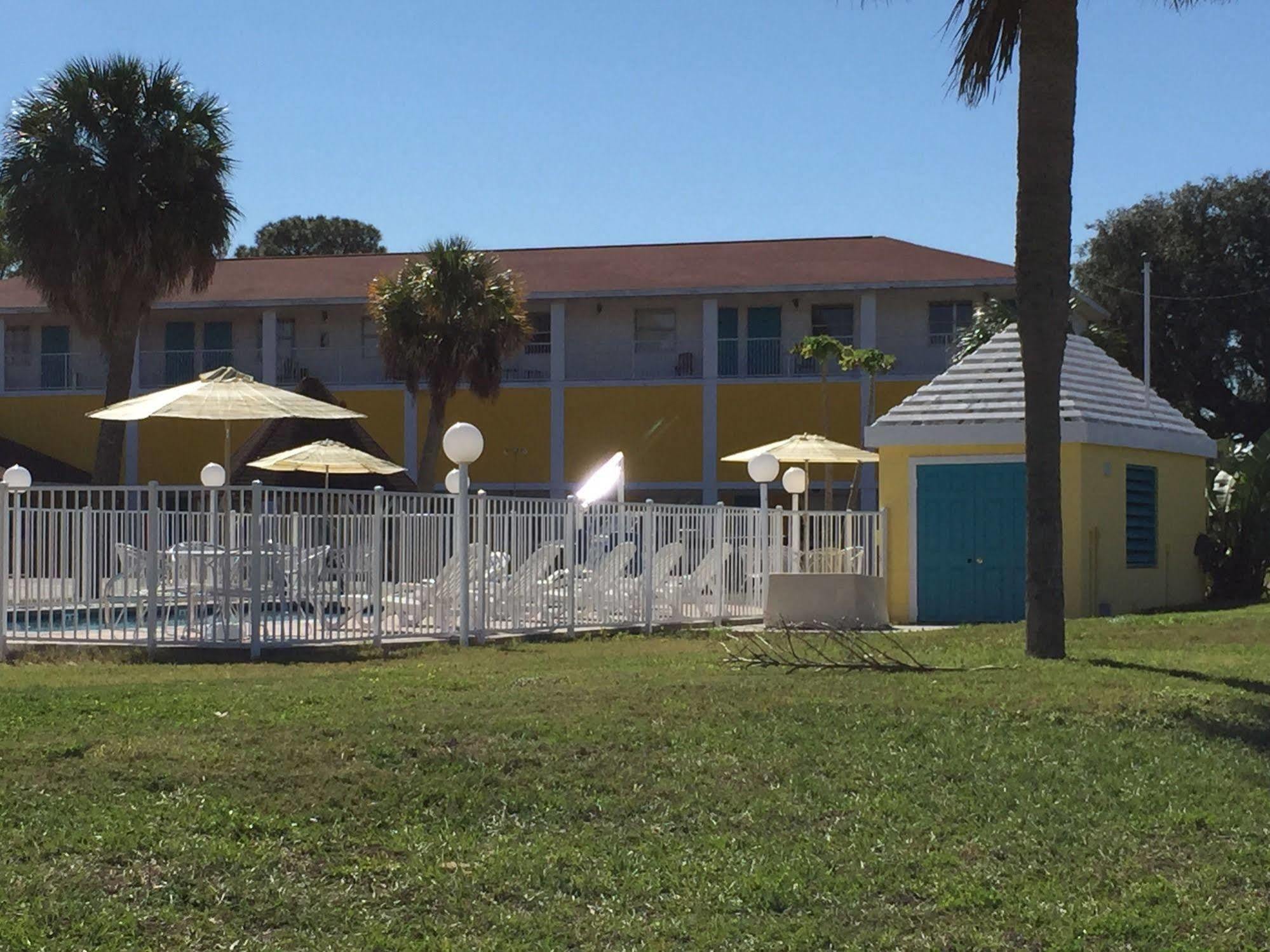 Economy Suites Cypress Gardens Buitenkant foto